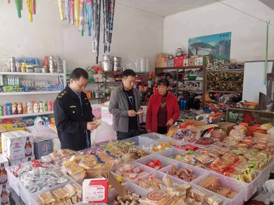 雙牌市場監管局開展農村食品規范化經營店指導檢查工作